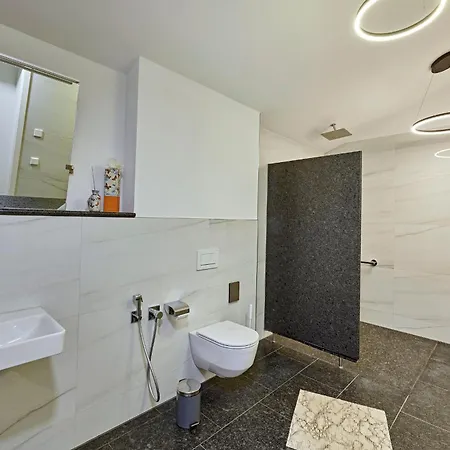 Sterk Apartments - Neue Ferienwohnungen Nahe Messe Friedrichshafen & Bodensee *